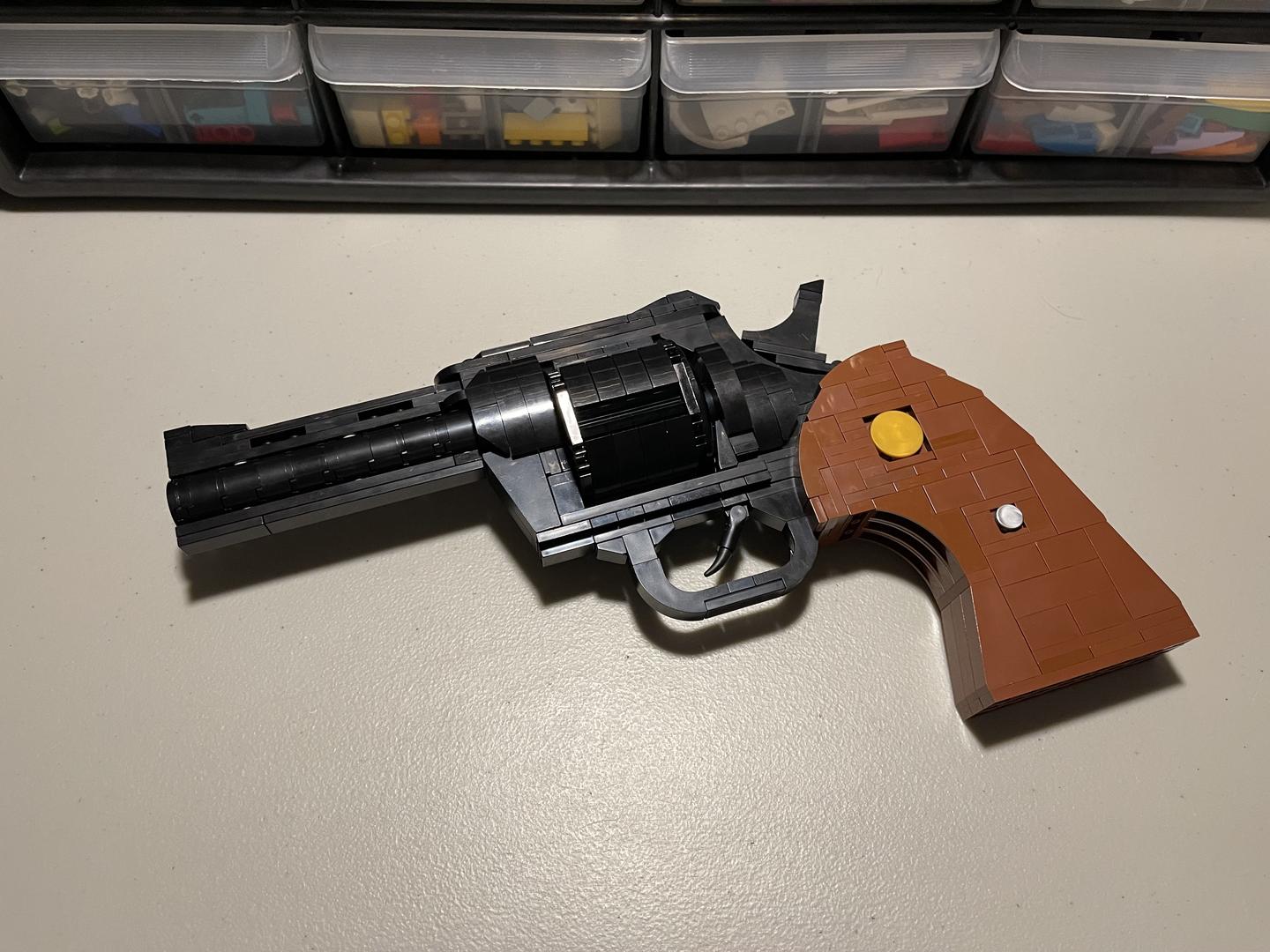 Modelo de Brinquedo de Blocos  - Model Kit Revolver avaliação e preço